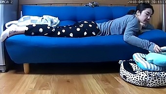 Amateur Korean Webcam Girl Pleasures Herself In Front Of Viewers