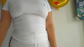Zažijte Pov Intimitu S Bohatým Derriere Mé Nevlastní Sestry, Která Se Těší A Ejakuluje Uvnitř