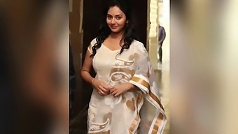Married Woman Enjoys Phone Sex With A Younger Partner In Telugu