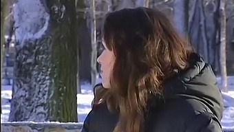 Russian Country Love: Seduction And Pleasure In 2002