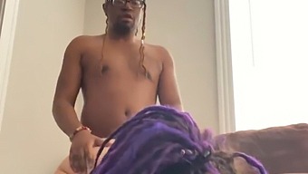 Sumisa De Cabello Morado Recibe Una Intensa Follada Por Detrás En Video Casero